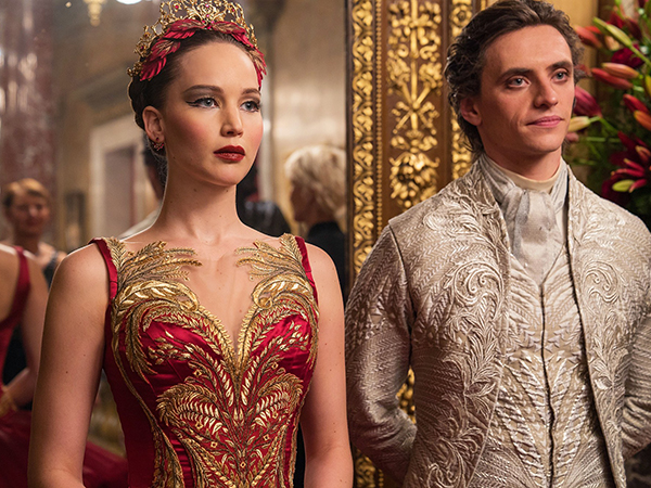 فيلم Red sparrow... هل تخطى أناقة جنيفير لورنس وجمالها؟